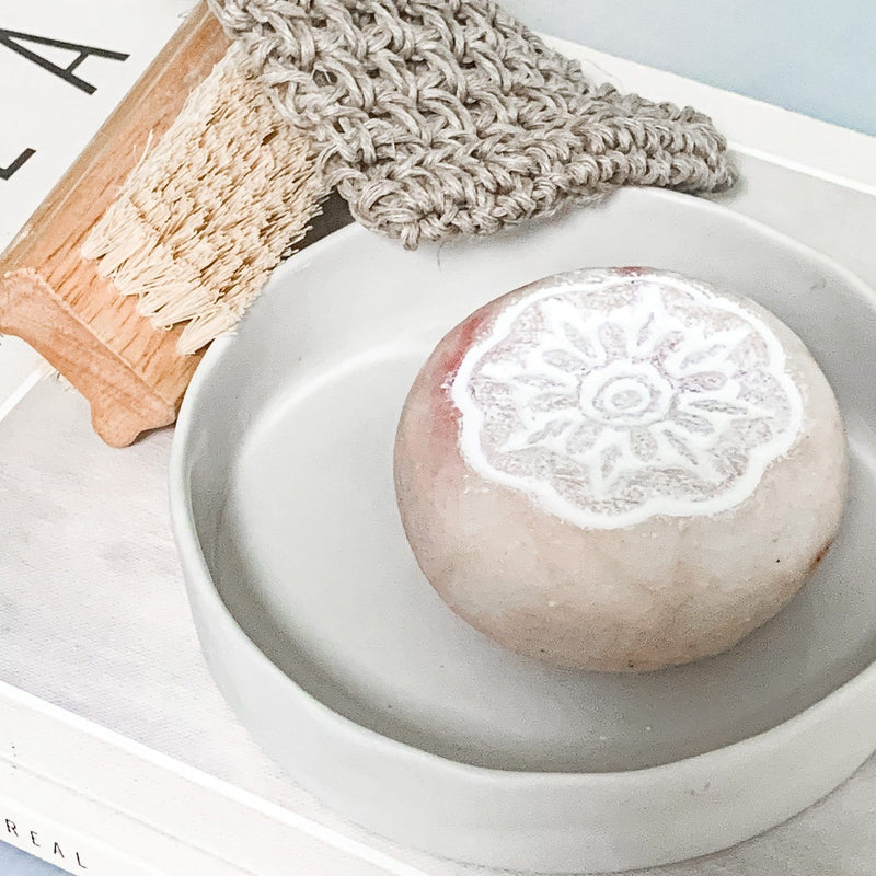 L'ESSENCE BOTANICAL SOAP - JASMINE + SANDALWOOD